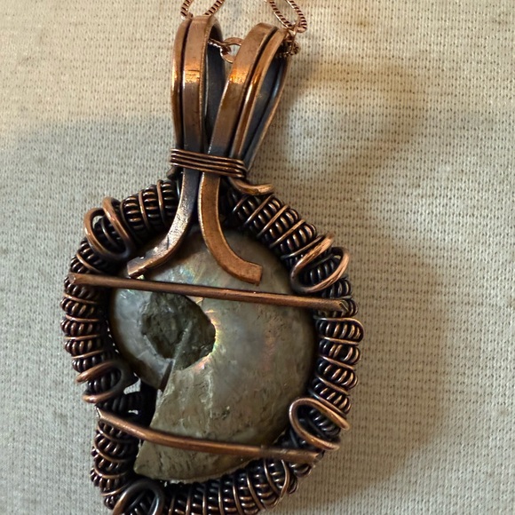 Hand crafted, wire wrapped Ammonite - Picture 4 of 4